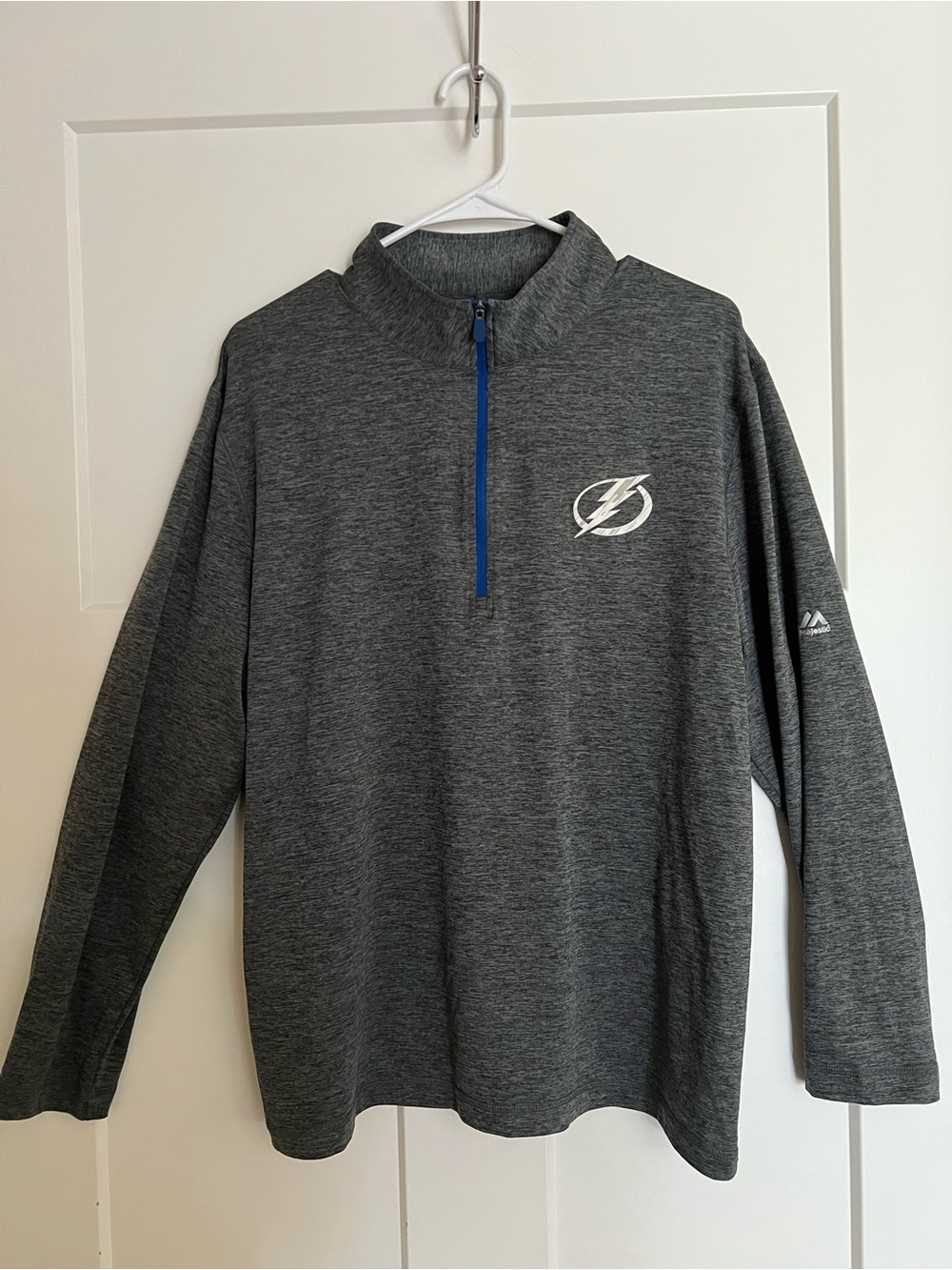 Woman’s Tampa Bay Lightning gray quarter-zip pullover